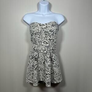 Maurice’s Flora Strapless/Tube Top - Offwhite/cream with dark accents - Sz 1